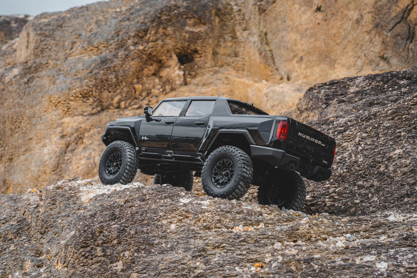 Hummer EV Negro 1/18